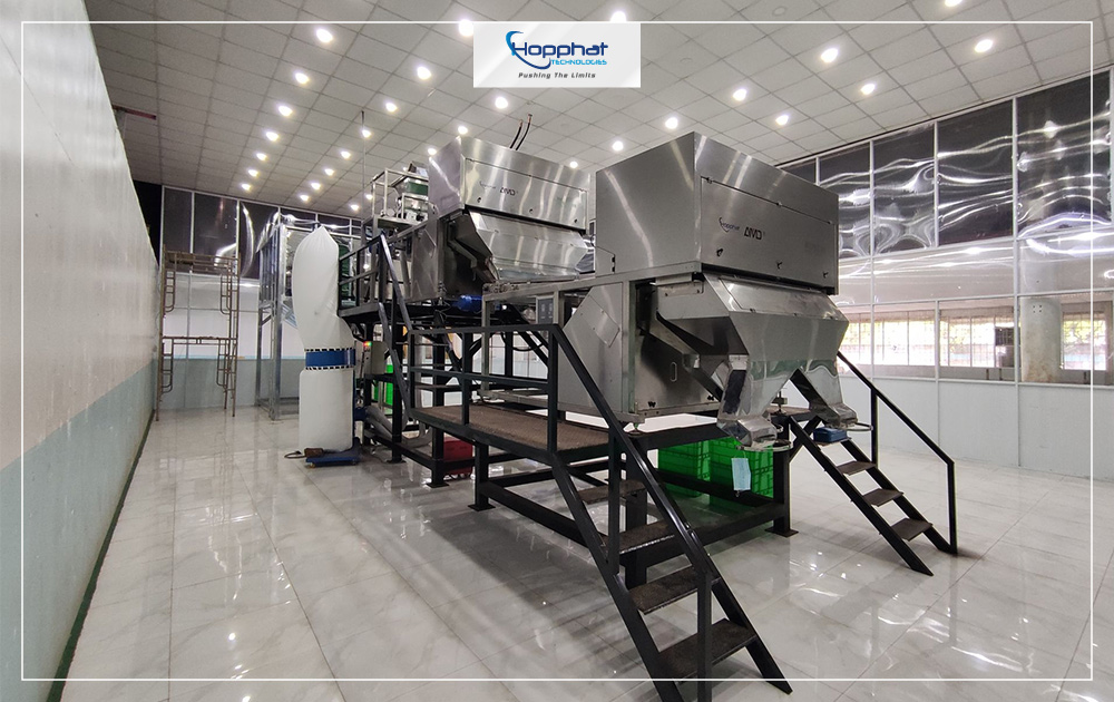Máy móc hiện đại giúp quy trình sản xuất nông nghiệp diễn ra dễ dàng hơn.